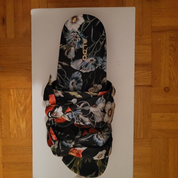 Floral sandals - Picture 1 of 2